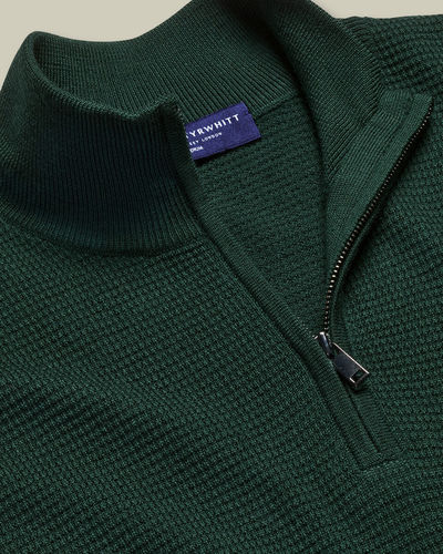 סוודר מצמר מרינו עם רוכסן צבע ירוק Forest green pure merino texture zip neck jumper