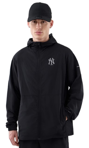 ג'קט ניו ארה New Era Core Plus Lightweight Hooded Windbreaker | גברים