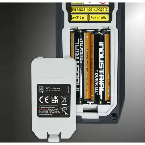בית סוללה של ‏מד טווח לייזר מקצועי LASERLINER Gi5 עם קרן ירוקה וטווח מדידה עד 50 מטר
