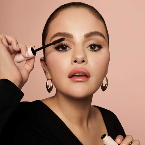 מסקרה מנפחת רייר ביוטי Rare Beauty by Selena Gomez  Perfect Strokes Universal Volumizing Mascara