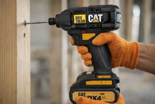 CAT DX7030B 4+מטען+תיקA 18 +סוללהV אימפקט