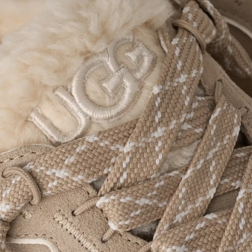כפכף UGG LOWMEL MULE מידות 36-41 לנשים - מבט נוסף