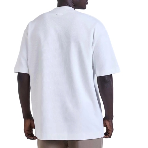 חולצה BALR מידות XS-XXL לגברים בגוון לבן עם הדפס ציפורים - תקריב