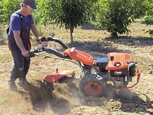 מחרשה סיבובית DELEKS ZEUSARATROROTATIVOB עם מערכת להבים סיבובית לעיבוד עמוק ופירור הקרקע