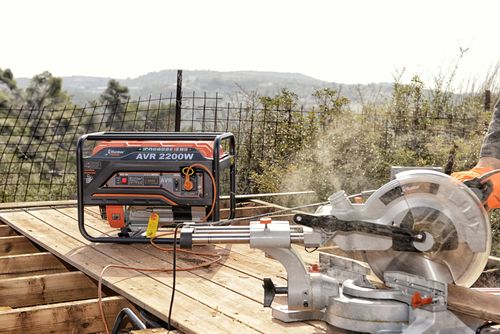 גנרטור 2200W , מייצב מתח AVR