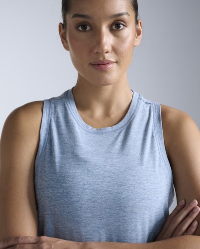 גופיית אימון Form Soft Jersey Relaxed Tank לימים חמים