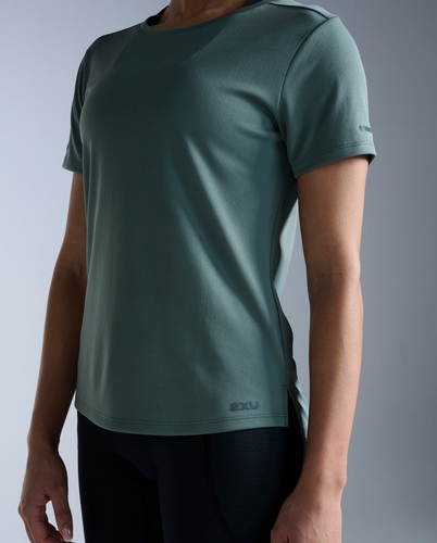 חולצת Aero Tee W עם פאנל רשת בגב