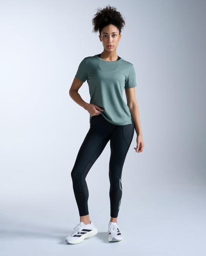 חולצת Aero Tee W קלה ומאווררת