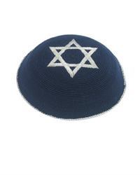 UK15230 - ## כיפה סרוגה כחול מגן דוד כסף 16.5 ס