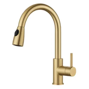 ברז מטבח נשלף זהב מוברש מסדרת Dett מבית Waterfall