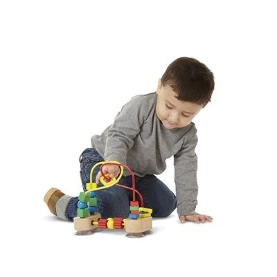 השחלת חרוזים לקטנים מבית מליסה ודאג Melissa And Doug