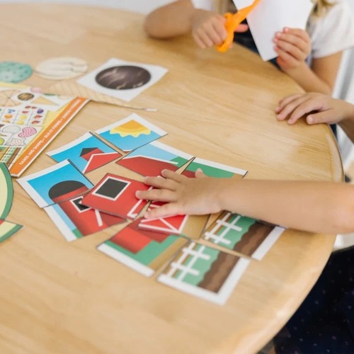 ערכת פעילות עם מספריים מבית מליסה ודאג Melissa and Doug