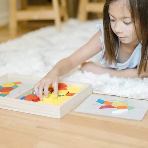 לוח צורות גאומטריות מעץ מבית מליסה ודאג Melissa And Doug