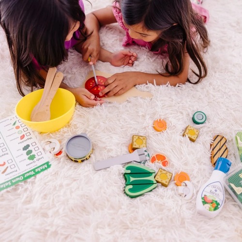 ערכה מעץ חיתוך והכנת סלט מבית מליסה ודאג Melissa and Doug