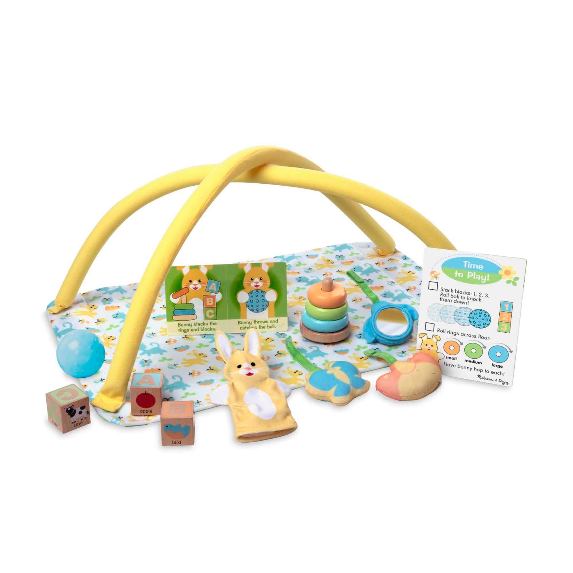 סט משחק לבובה עם אוניברסיטה מבית מליסה ודאג MELISSA & DOUG
