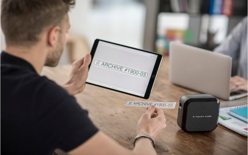 מדפסת מדבקות תרמית Brother P-touch CUBE Plus PT-P710BT – מגש הסרט פתוח