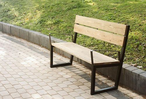 ספסל רחוב איכותי מברזל ועץ – דגם ויניפג – תמונה 3