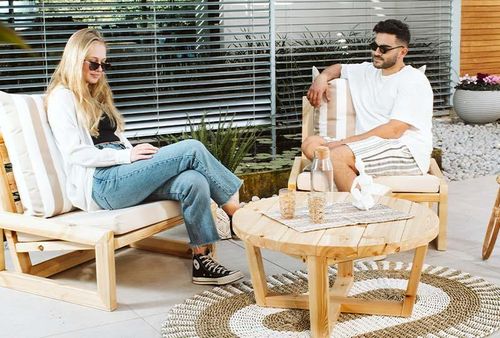 שולחן קפה עגול מעץ אורן לגינה ולמרפסת – דגם סינטרה – תמונה 3