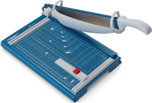 גליוטינה DAHLE 561 – מבט באלכסון עם להב מורם