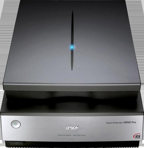 סורק שטוח Epson Perfection V850 Pro – מבט מלפנים ומלמעלה, מכסה סגור