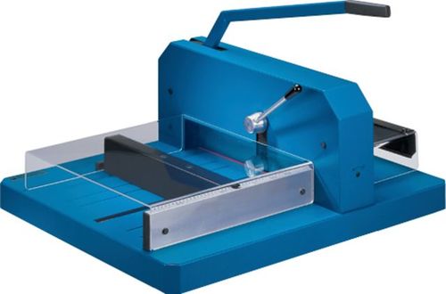 גליוטינה Dahle 848 – מבט צד אלכסוני של היחידה השולחנית ללא מעמד