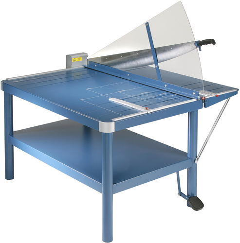 גליוטינה לחיתוך נייר Dahle 585 – מבט צד עם מעמד, מגן שקוף ודוושת הידוק