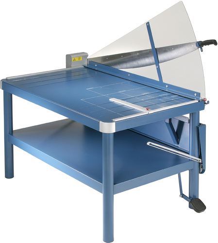 גליוטינה לחיתוך נייר Dahle 585 – מבט אלכסוני על השולחן והמעמד