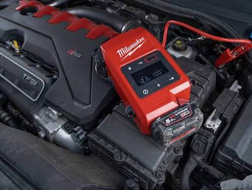 גוף בוסטר התנעה לרכב 2000A נטען 18V M18™ JS2000-0 JUMP STARTER 4933498026 מבית MILWAUKEE
