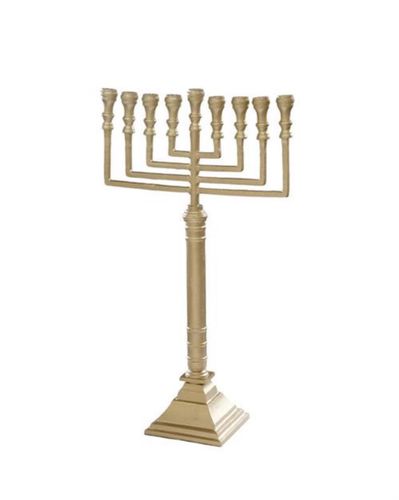 חנוכיה מרהיבה ממתכת בגוון זהב 
