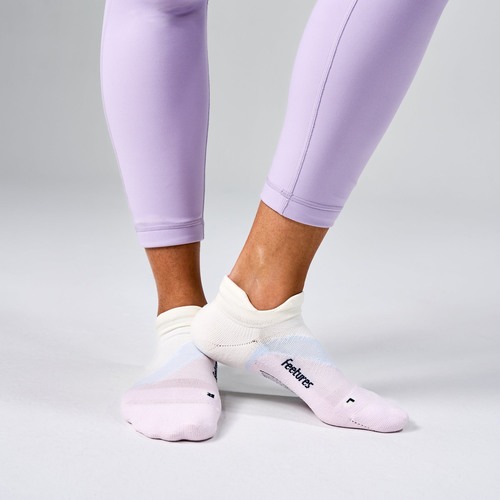 Feetures   Elite Light Cushion Tab No Show Lilac Breeze M