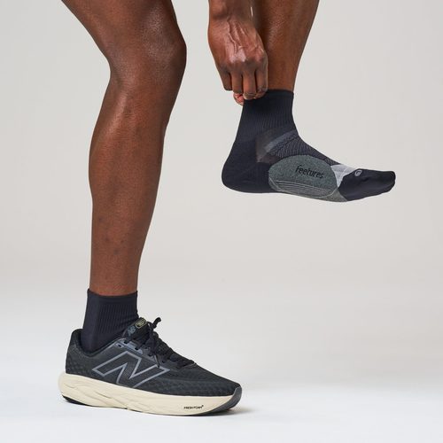 Feetures   Elite Light Cushion Quarter Black M