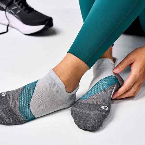 Feetures   Elite Light Cushion Tab No Show Stone Ivy M