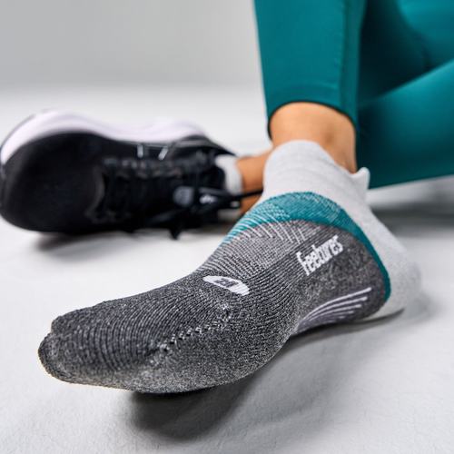 Feetures   Elite Light Cushion Tab No Show Stone Ivy M