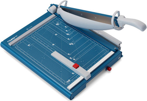 גליוטינה Dahle 565 - מבט מלמעלה מימין, עם הלהב והמגן