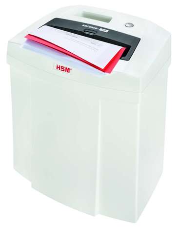 מגרסת נייר HSM Securio C14 בזמן הזנת ניירות לפתח הגריסה