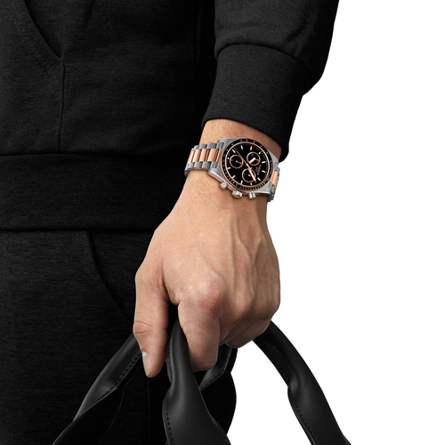 שעון TISSOT דגם T1494172205101 לגבר לוח שחור רצועת פלדת אל-חלד בצבע כסף – תמונה 2