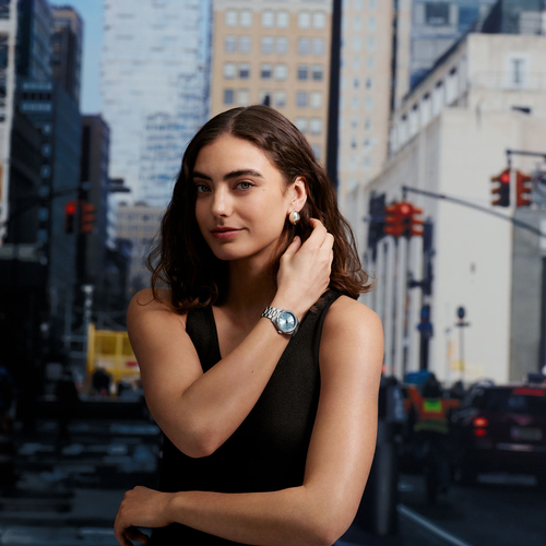 שעון TISSOT דגם T1518221135100 לאישה לוח תכלת רצועת פלדת אל-חלד בצבע כסף – תמונה 6