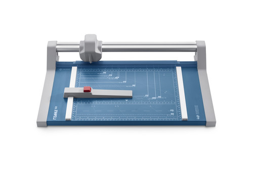 חותך נייר גלילי DAHLE 550 – מבט ישר מלמעלה-מלפנים על לוח החיתוך
