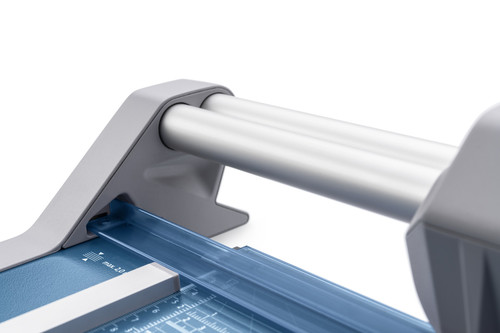 חותך נייר גלילי DAHLE 550 – תקריב על מסילת החיתוך וראש החיתוך
