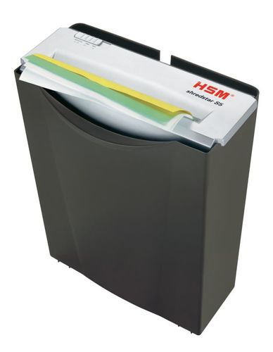 מגרסת נייר HSM shredstar S5 – מבט עליון עם דפים בפתח הגריסה