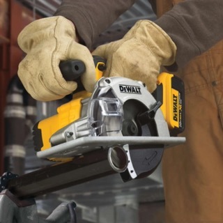 מסור עגול לחיתוך מתכת נטען דיוולט DeWalt 20V Max- גוף בלבד