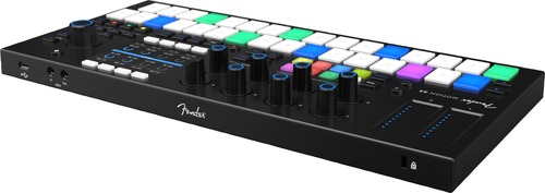 זווית נוספת fender studio motion 32 controller