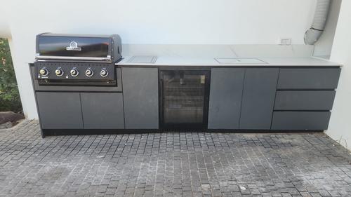 מטבח חוץ במושב עדנים – מבט חזיתי