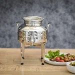 מיכל נירוסטה פרימיום לאחסון שמן זית – 2 ליטר כולל מעמד