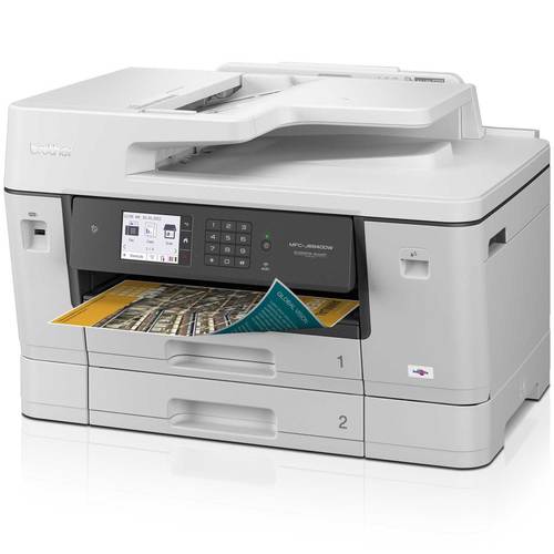 מדפסת משולבת דיו צבעונית A3 Brother MFC-J6940DW - מבט אלכסוני עם דף מודפס במגש