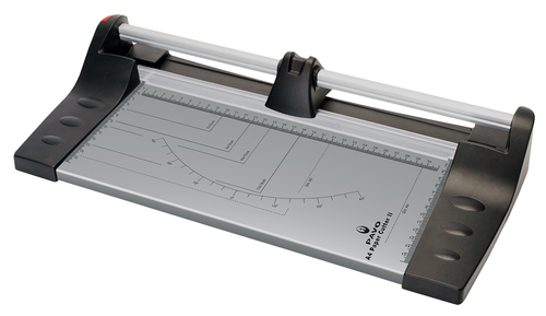 גיליוטינה רוטרית Pavo Paper Cutter II A4 – מבט צדדי בזווית, משטח חיתוך עם סרגל