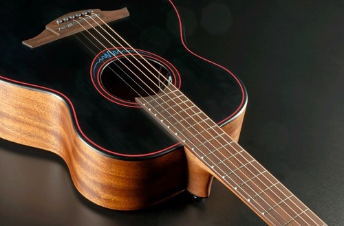 זוית נוספת lag tbw1te travel smart guitar