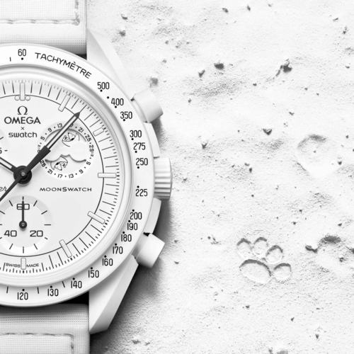 Swatch x Omega Moonswatch Snoopy MISSION TO THE MOONPHASE 