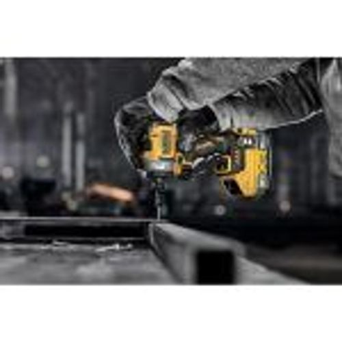 מברגת אימפקט 18V כולל סוללה 5AH ומטען DEWALT DCF860
