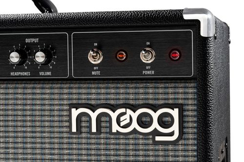 זווית נוספת moog model 210 amplifier
